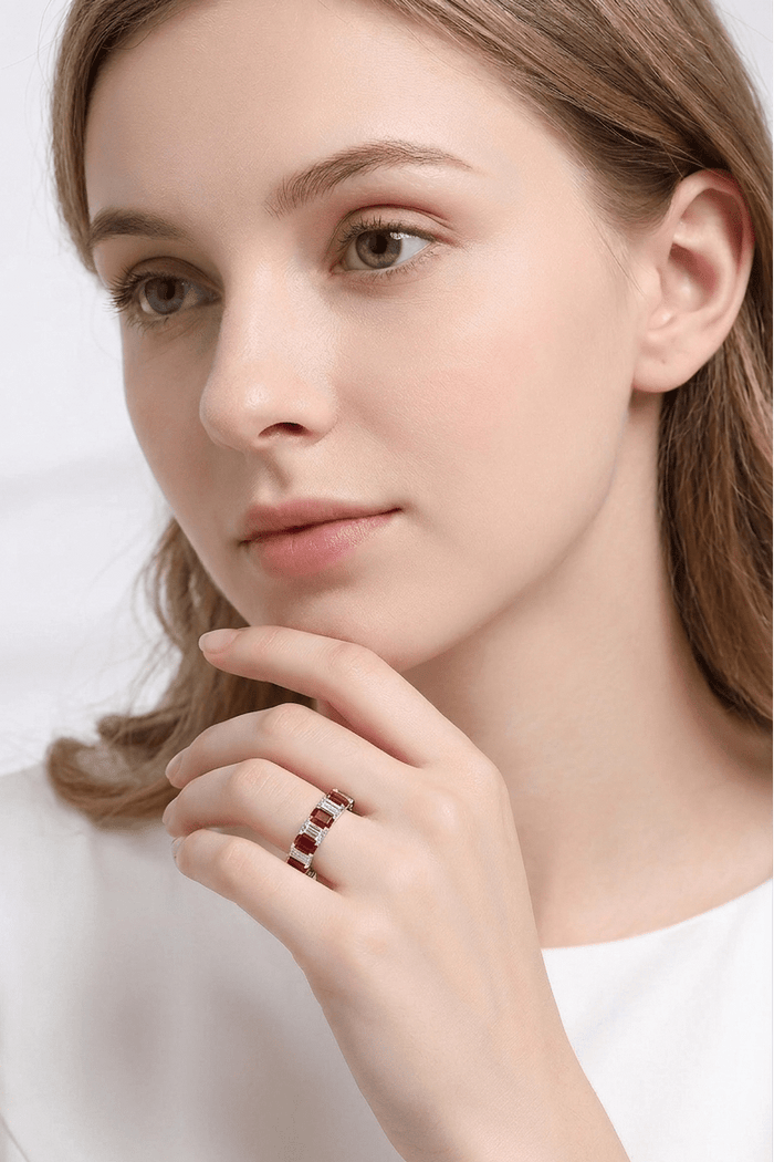 Lumière Emerald - Cut Eternity Band - Gem Vivi