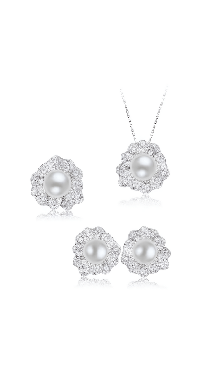 Pearl Bloom Studs Earrings - Gem Vivi