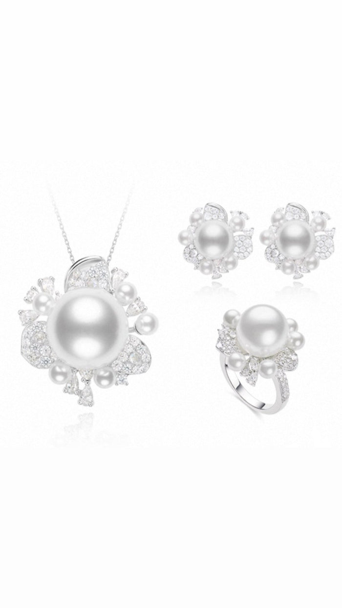 Solaire Pearl Cluster Ring - Gem Vivi