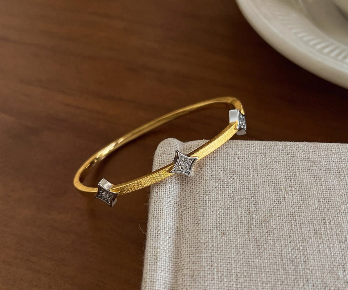 Celeste Star Bangle - Gem Vivi