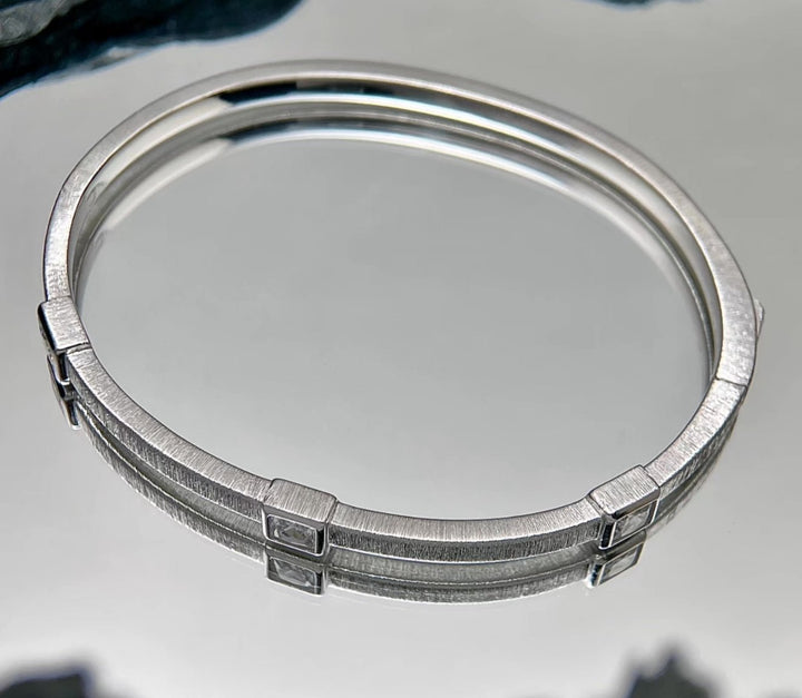 Celeste Star Bangle - Gem Vivi