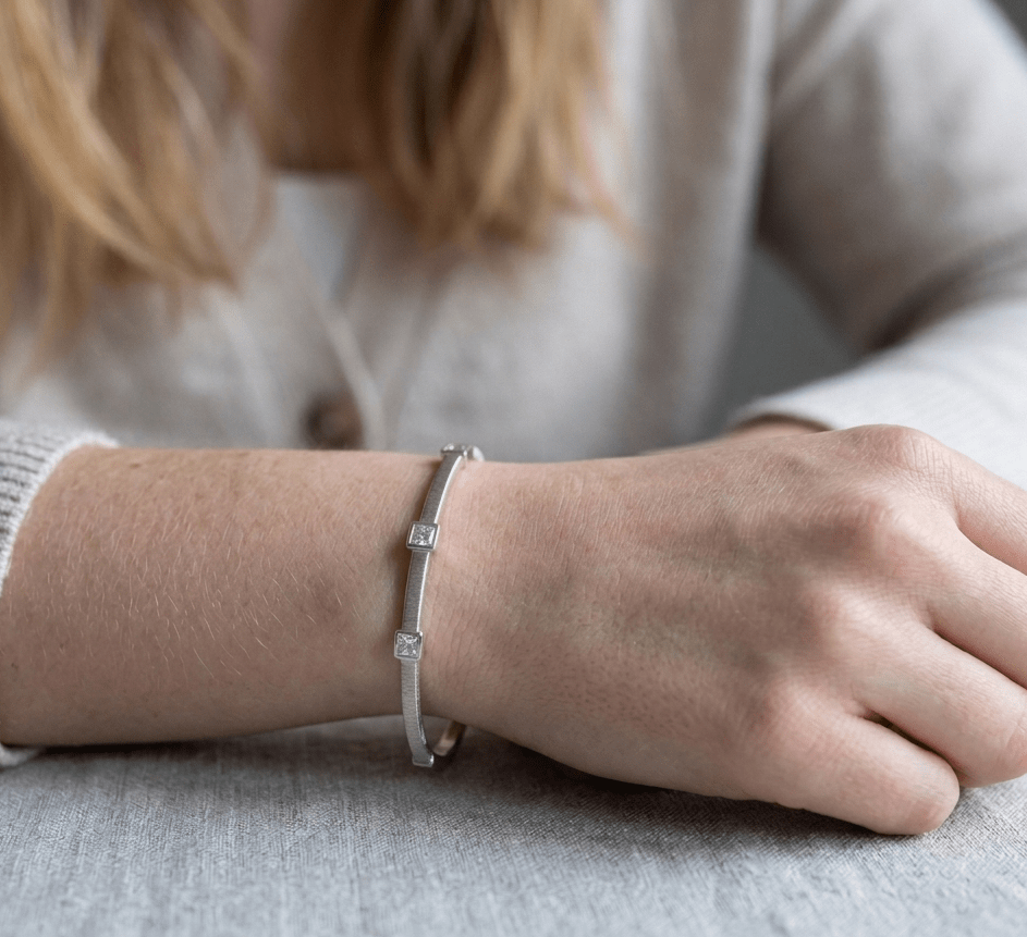 Celeste Star Bangle - Gem Vivi
