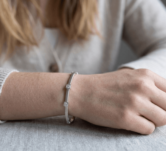 Celeste Star Bangle - Gem Vivi