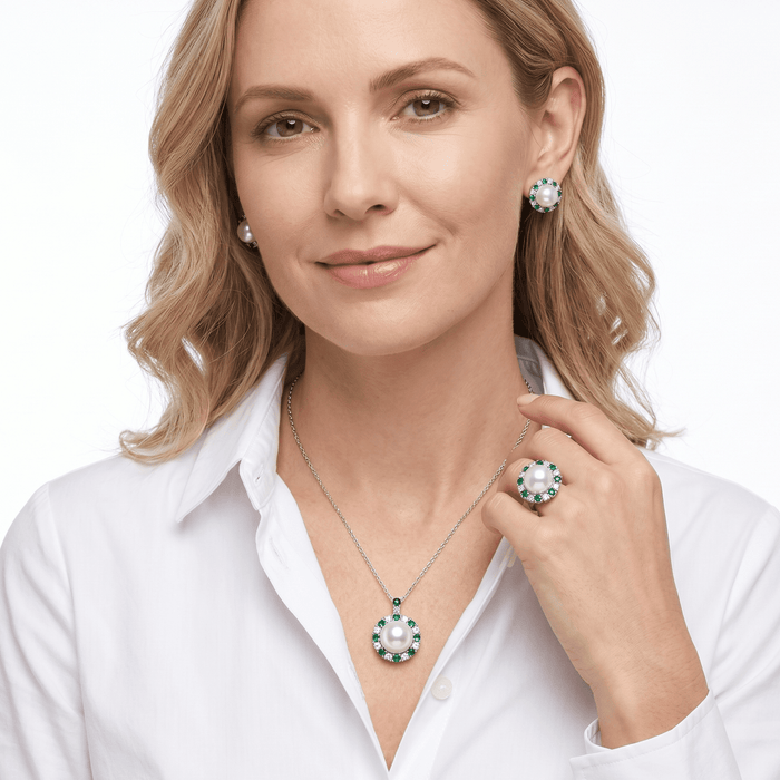 Elegant Emerald and Pearl Cocktail Ring - Gem Vivi