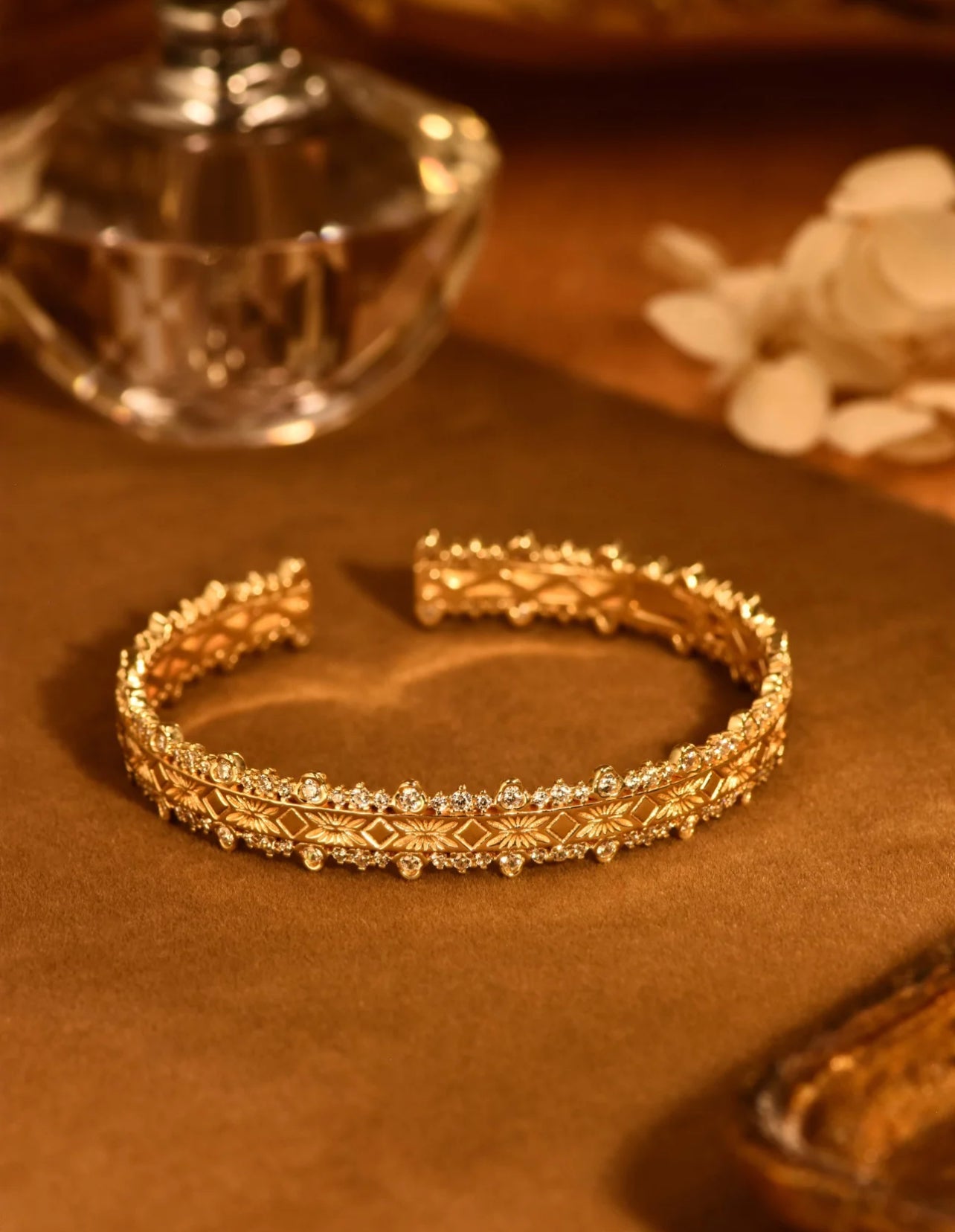 Golden Etched Cuff - Gem Vivi