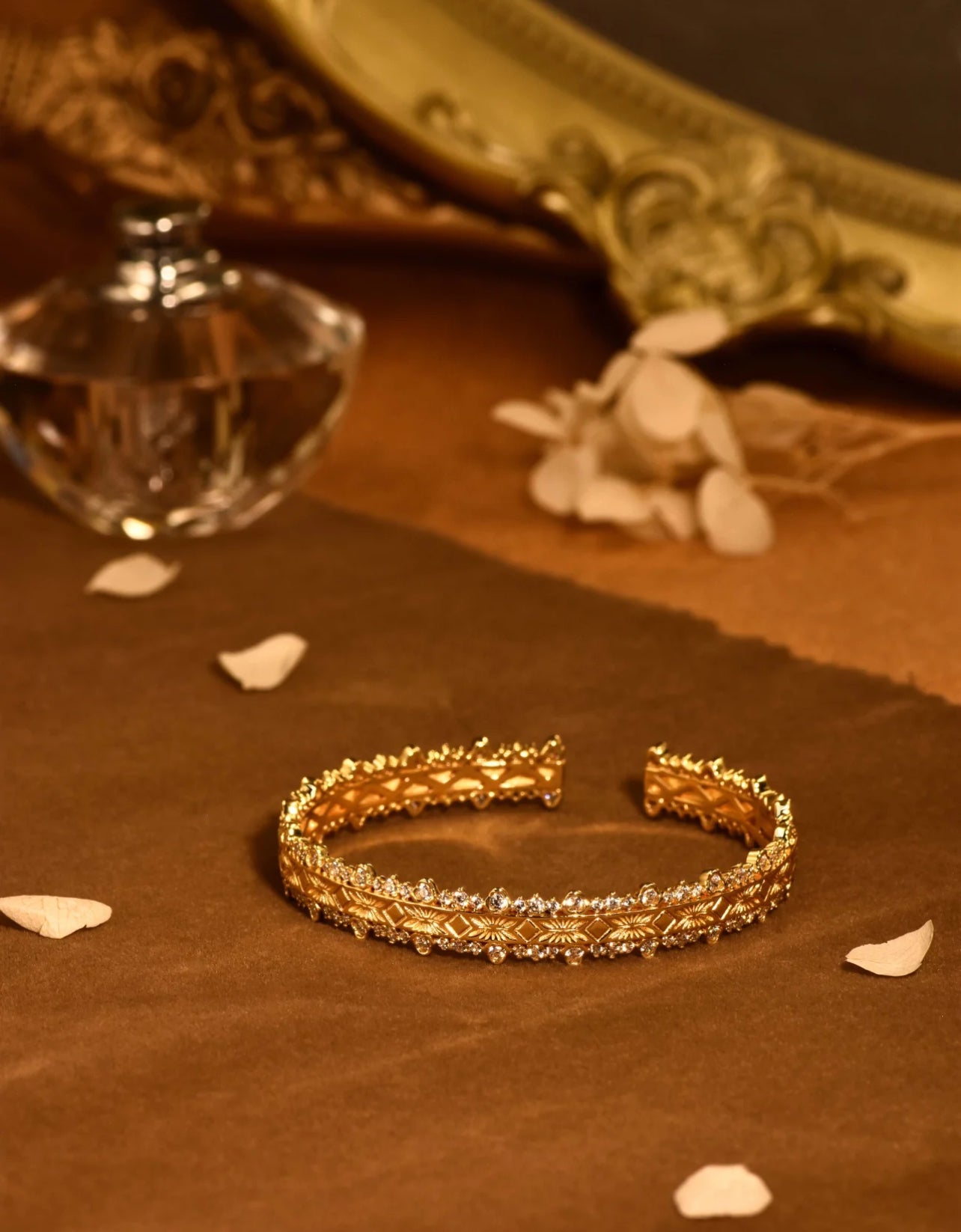 Golden Etched Cuff - Gem Vivi