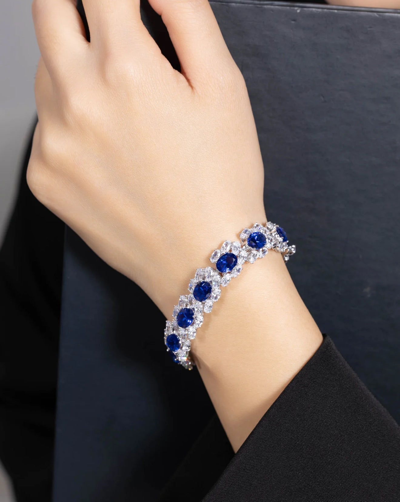 Luxurious Sapphire Bracelet - Gem Vivi