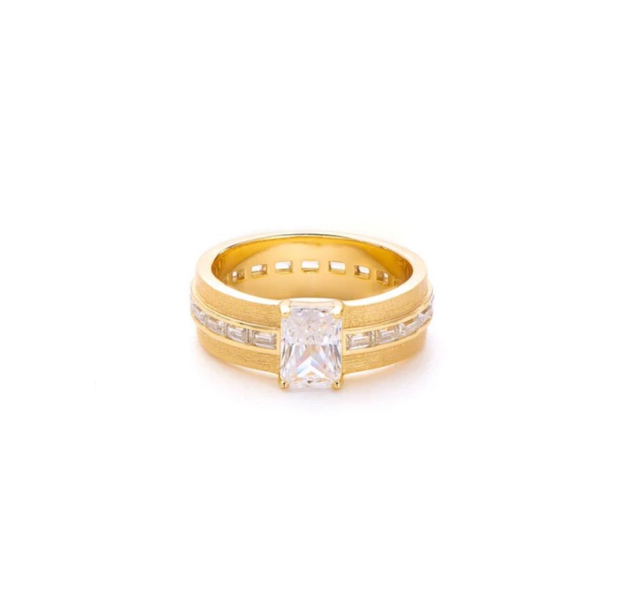Regal Solitaire Ring - Gem Vivi