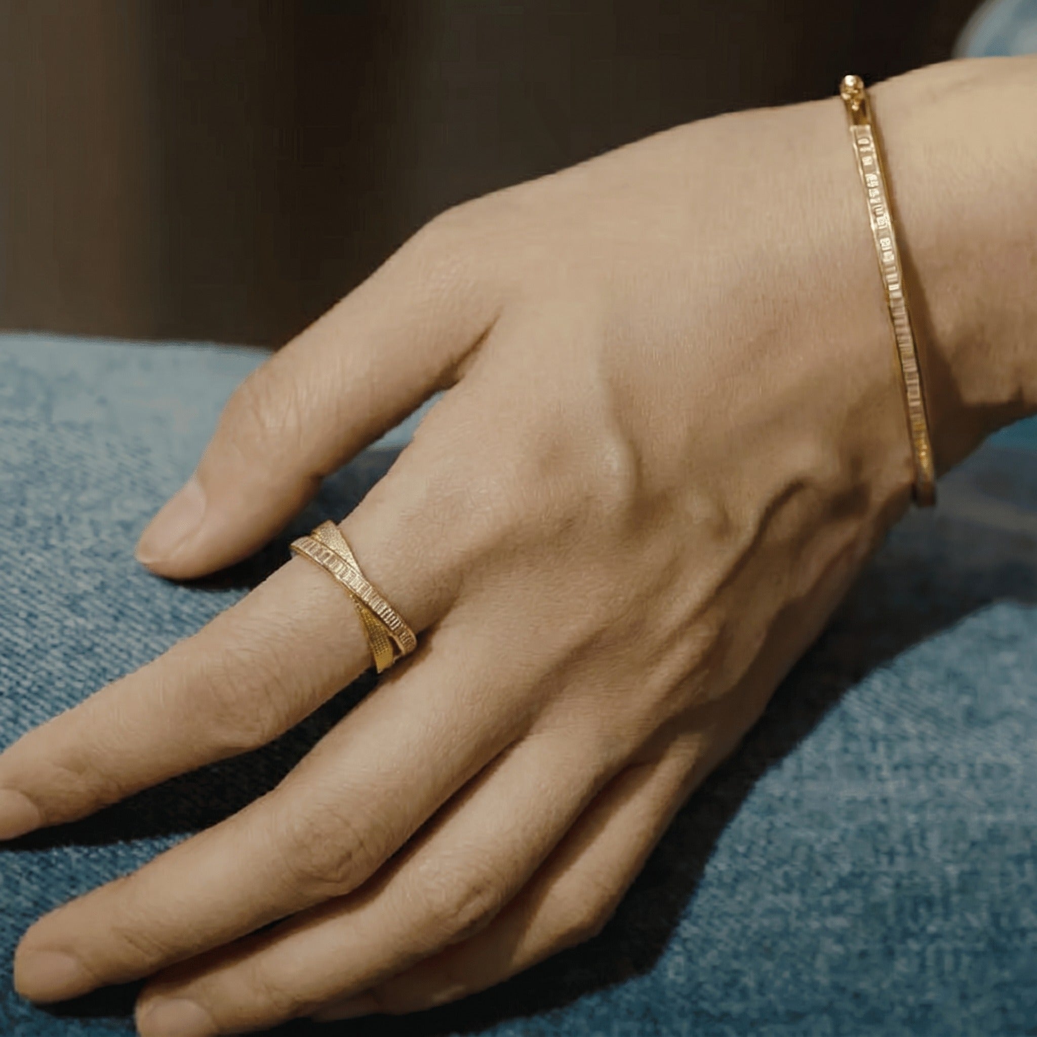 Satin Curve Baguette Band - Gem Vivi