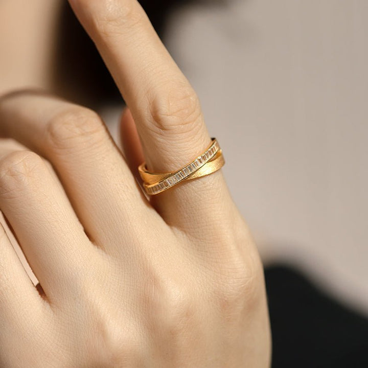 Satin Curve Baguette Band - Gem Vivi