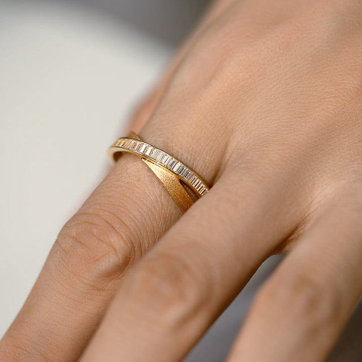 Satin Curve Baguette Band - Gem Vivi