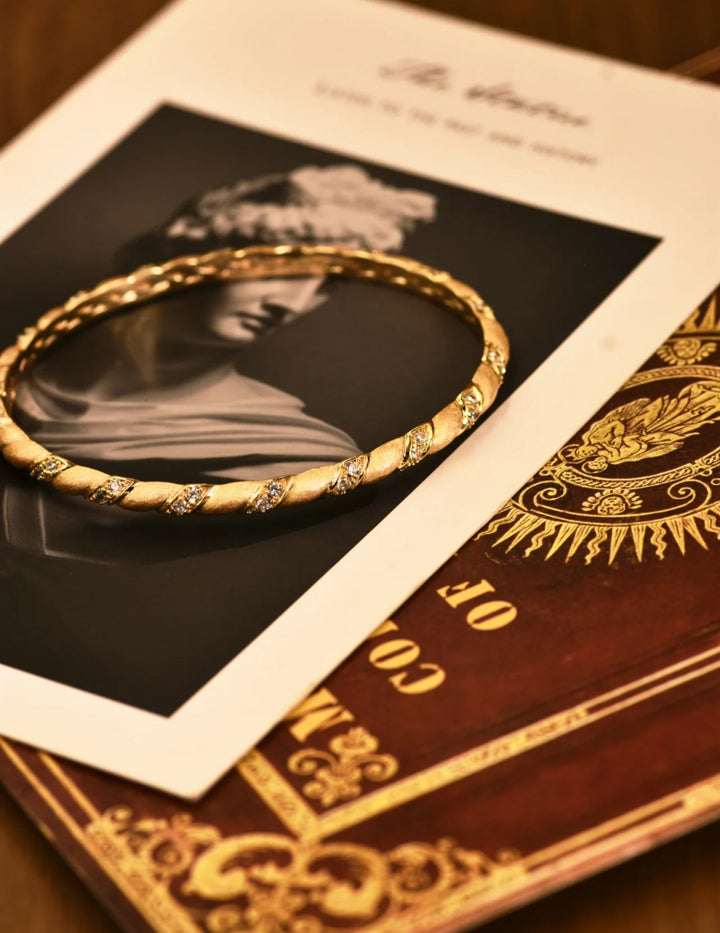 Twisted Lumière Gold Bangle - Gem Vivi