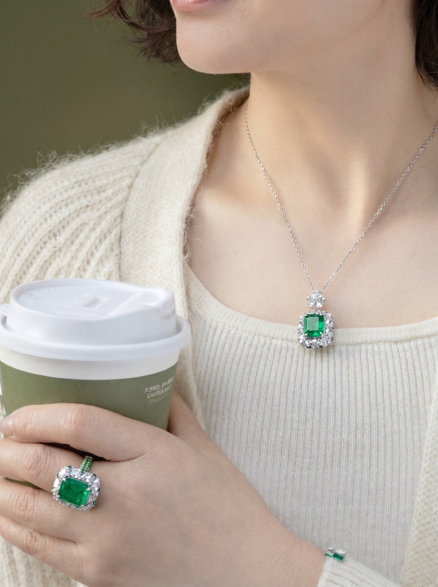 Verdant Emerald Ring - Gem Vivi